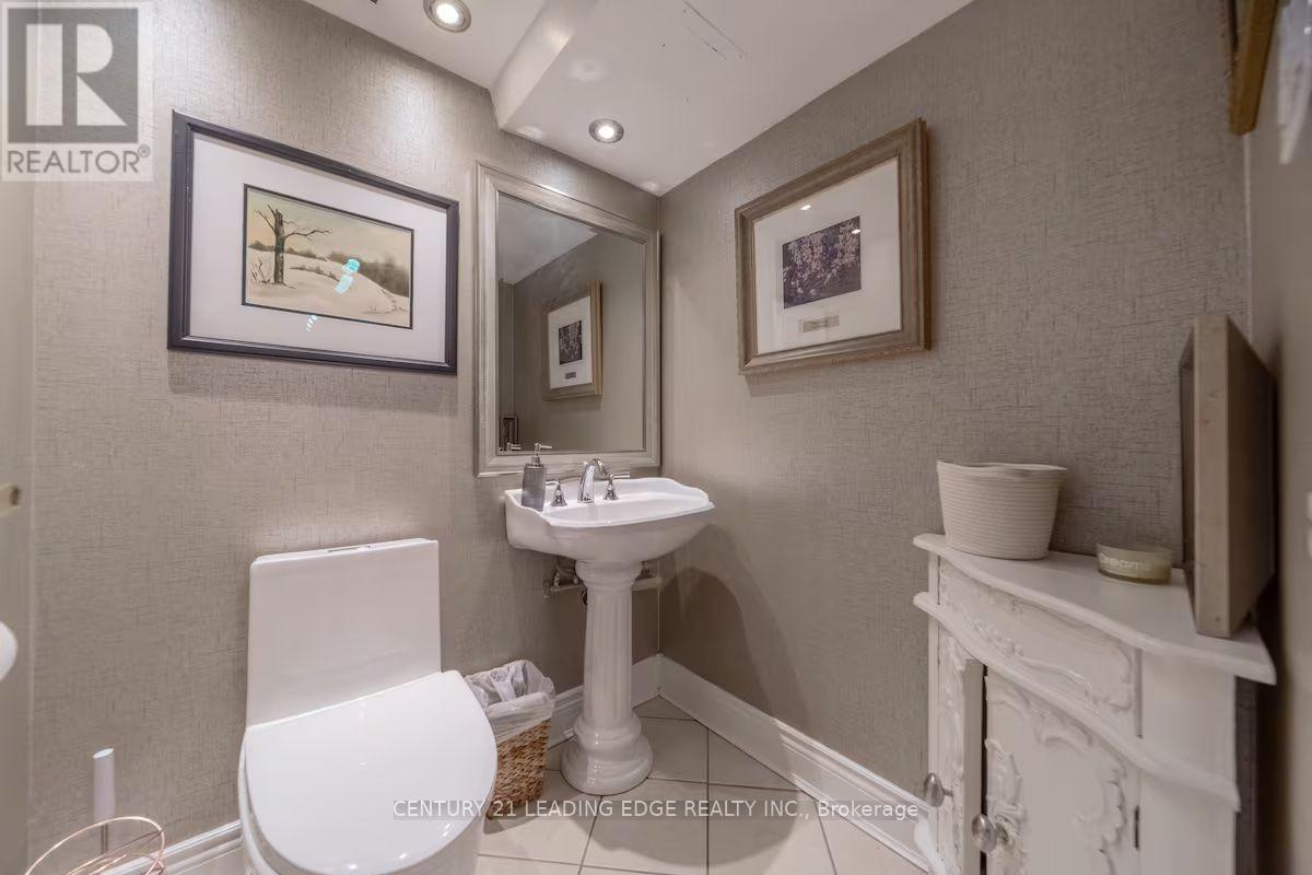 1805 - 380 King Street, London East, Ontario  N6B 3L6 - Photo 2 - X13703746