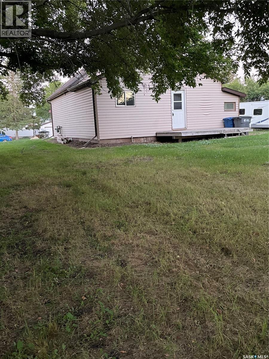 406 Southesk Street, Whitewood, Saskatchewan  S0G 5C0 - Photo 3 - SK032084