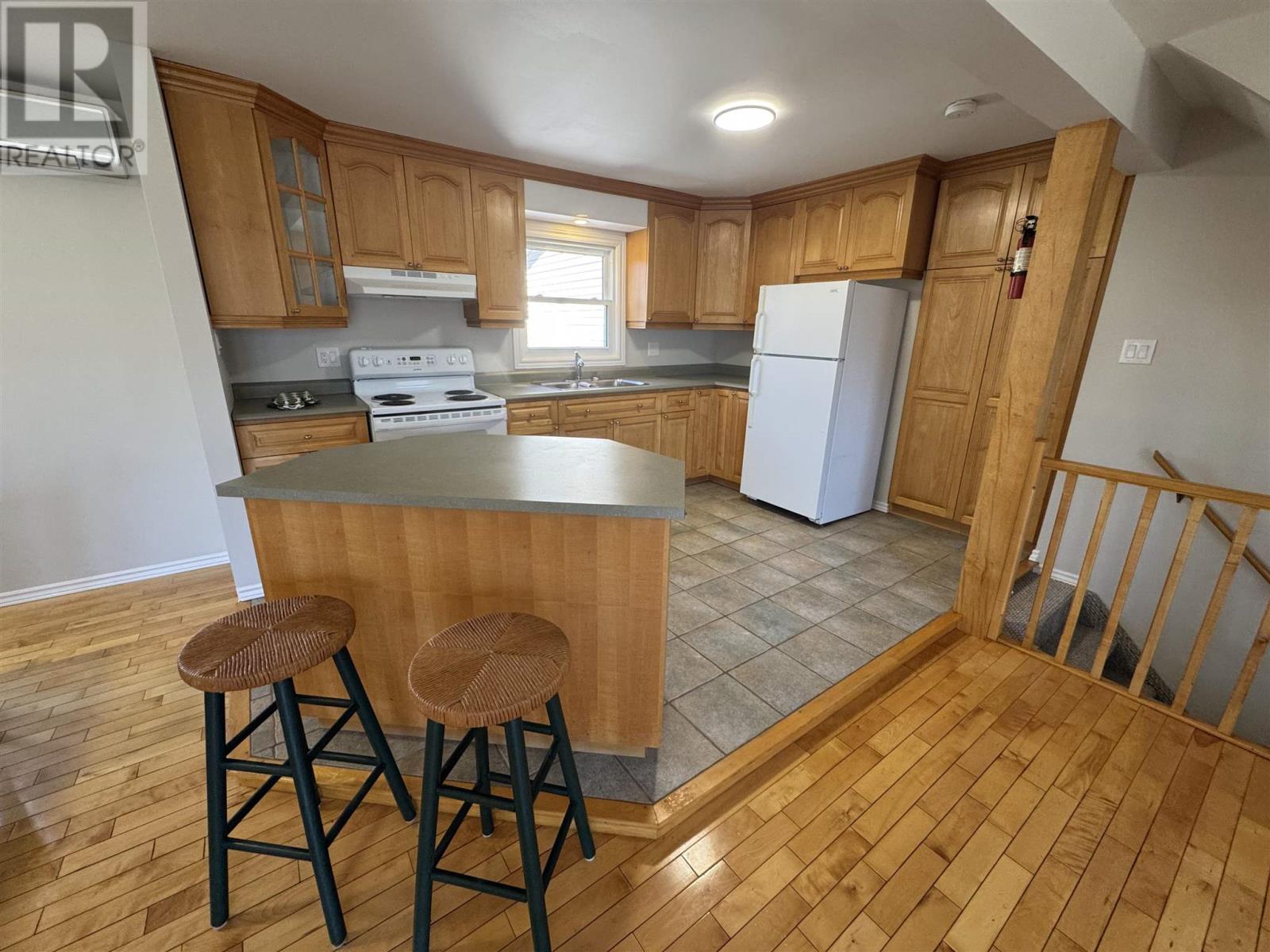 44 Macdonald Ct, Elliot Lake, Ontario  P5A 2V2 - Photo 11 - SM261580