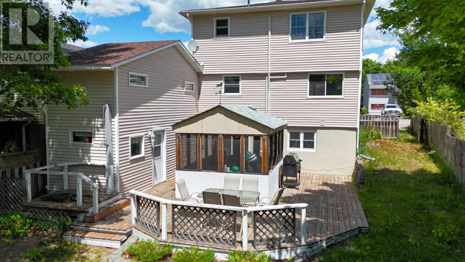 44 Macdonald Ct, Elliot Lake, Ontario  P5A 2V2 - Photo 6 - SM261580