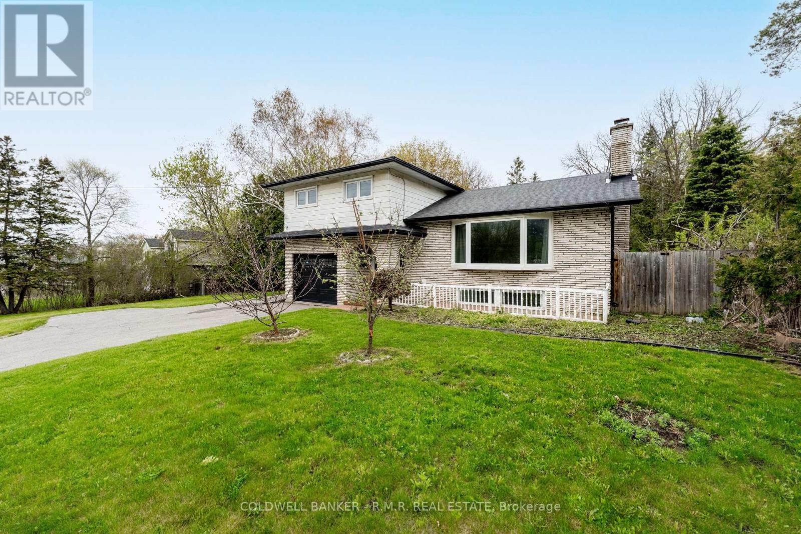 1549 Simcoe Street N, Oshawa, Ontario  L1G 4X8 - Photo 2 - E13703768