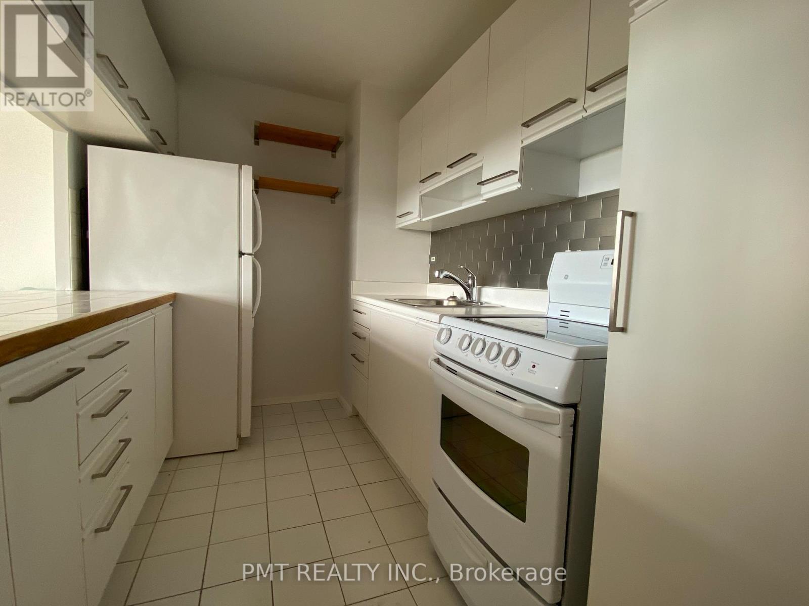 606 - 580 Christie Street, Toronto, Ontario  M6G 3E3 - Photo 2 - C13703770