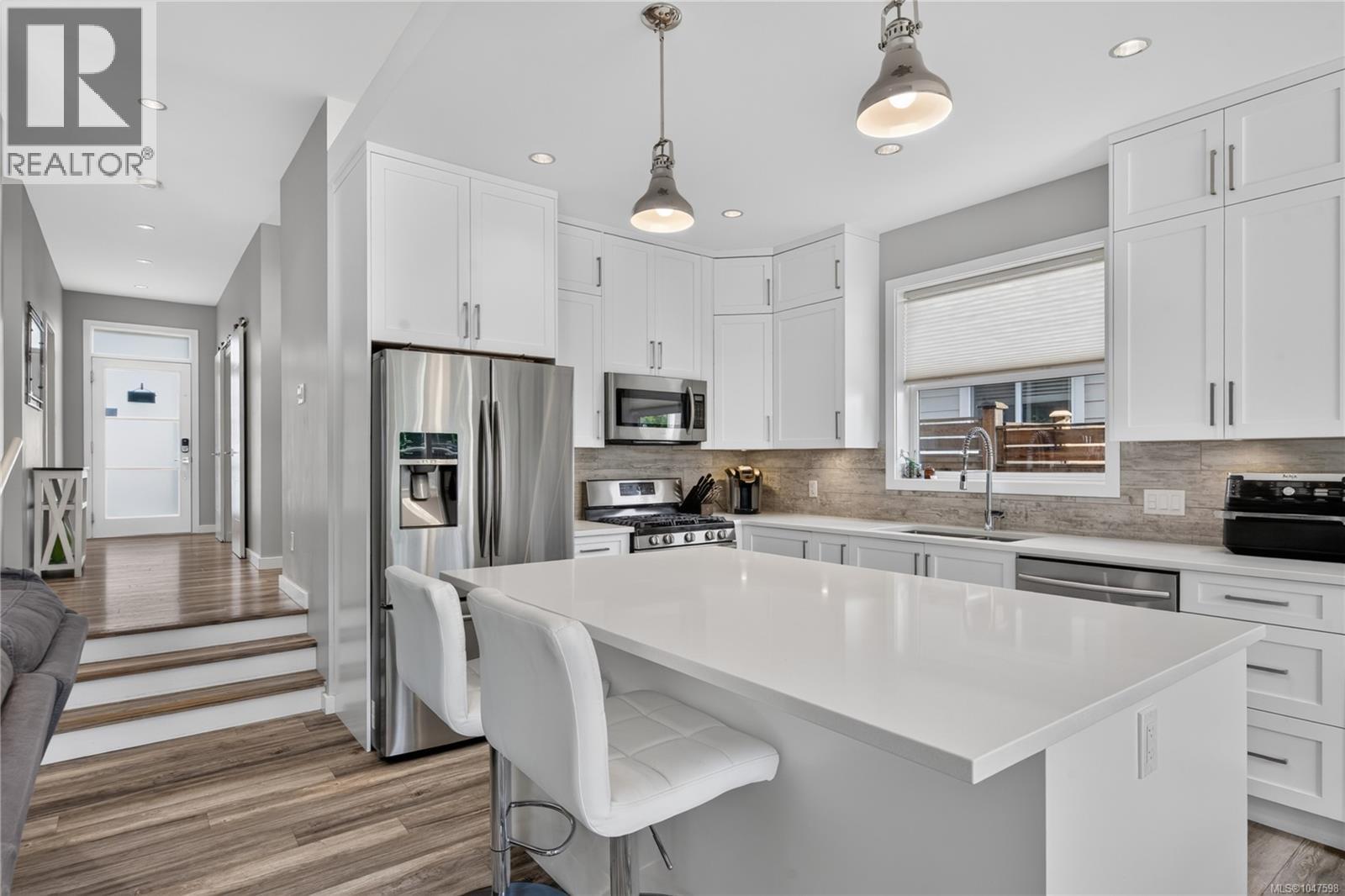 923 Randall Pl, Langford, British Columbia  V9B 5W1 - Photo 4 - 1047598