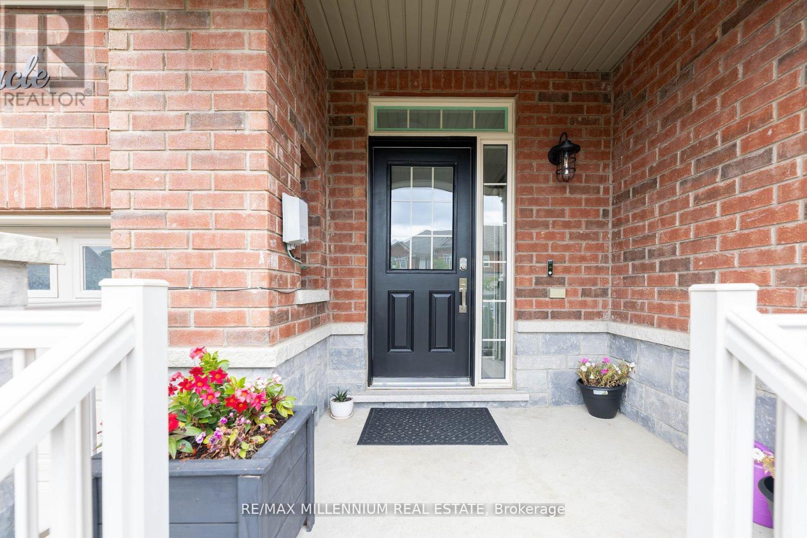 9 Pendulum Circle, Brampton, Ontario  L6R 3N5 - Photo 2 - W13703760