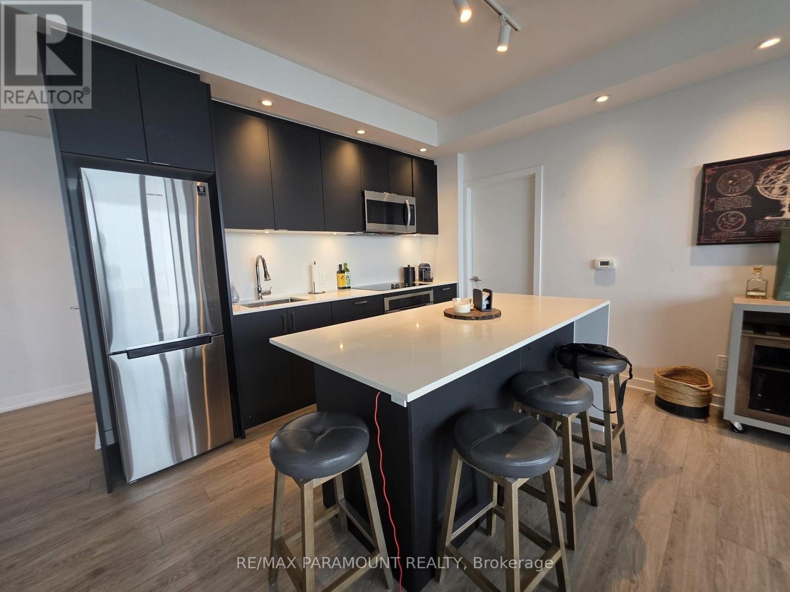 1807 - 1926 Lake Shore Boulevard W, Toronto, Ontario  M6S 1A1 - Photo 2 - W13703776