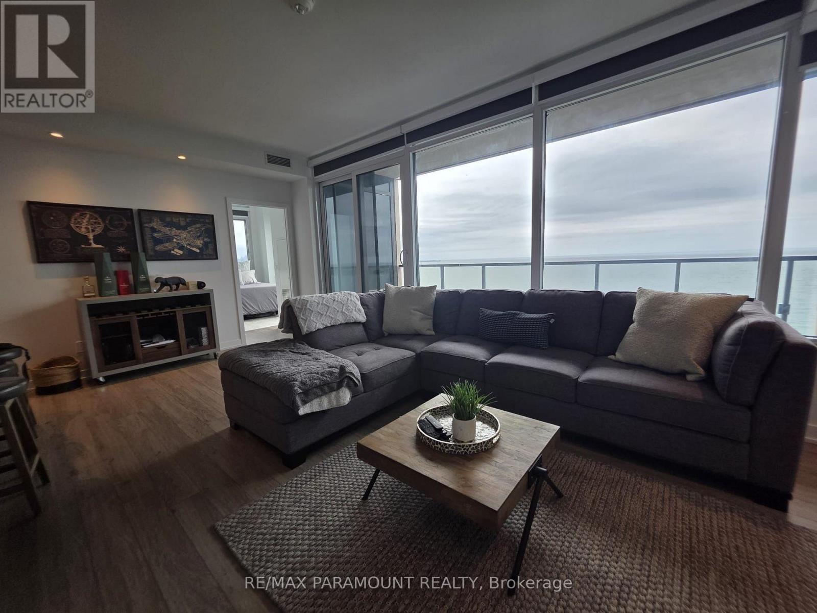 1807 - 1926 Lake Shore Boulevard W, Toronto, Ontario  M6S 1A1 - Photo 4 - W13703776