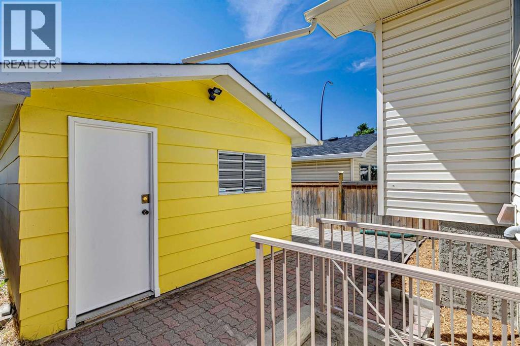 3624 Cedarille Drive SW, Calgary, Alberta  T2W 3X8 - Photo 33 - A2334574