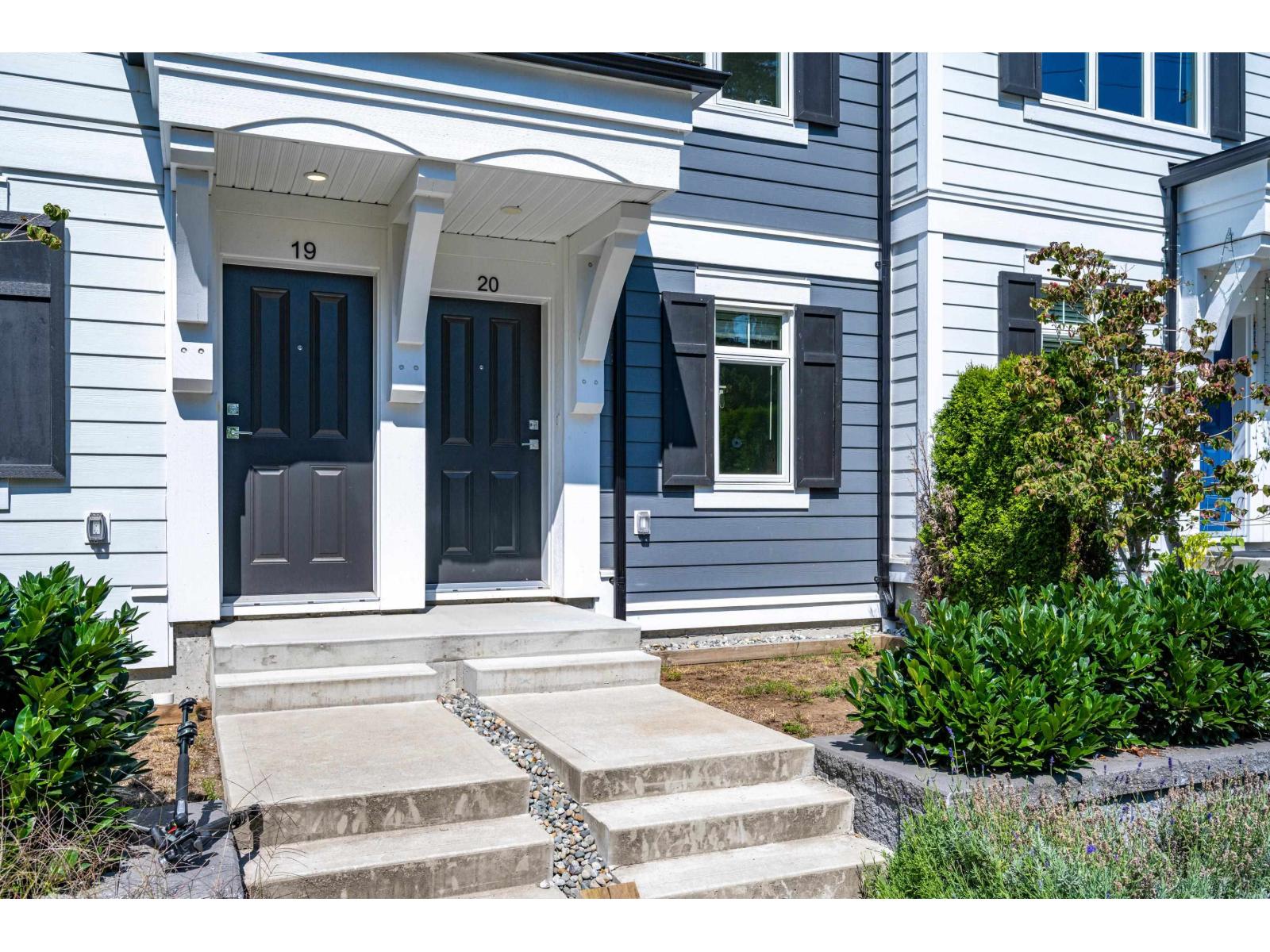 20 2070 Oak Meadows Drive, Surrey, British Columbia  V3Z 1J1 - Photo 2 - R3157989