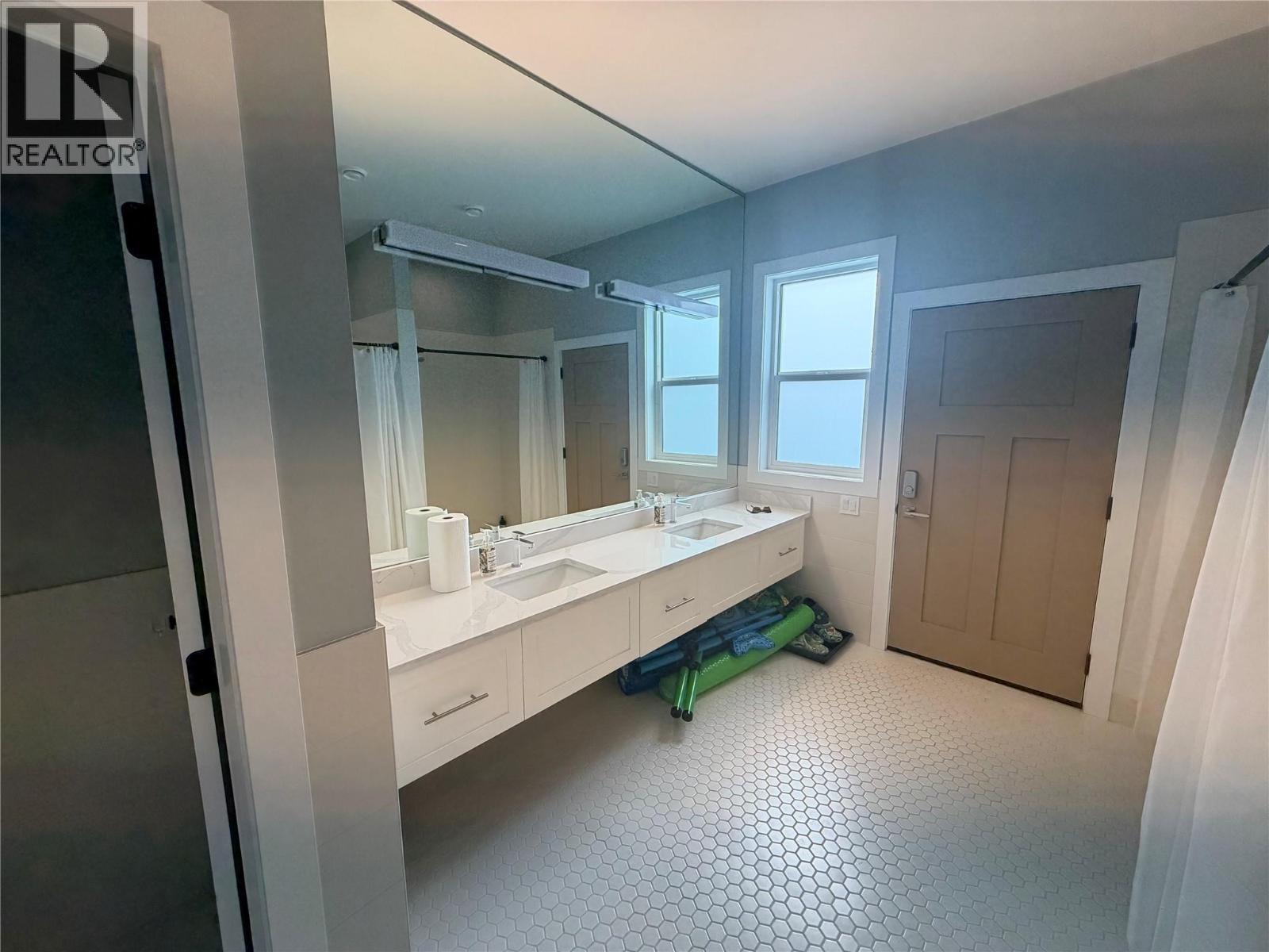 628 Hart Place, Vernon, British Columbia  V1B 4B2 - Photo 59 - 10397517