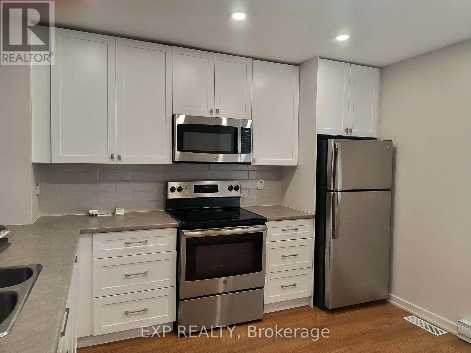 002 - 1310 Richmond Road, Ottawa, Ontario  K2B 8L3 - Photo 2 - X13703826