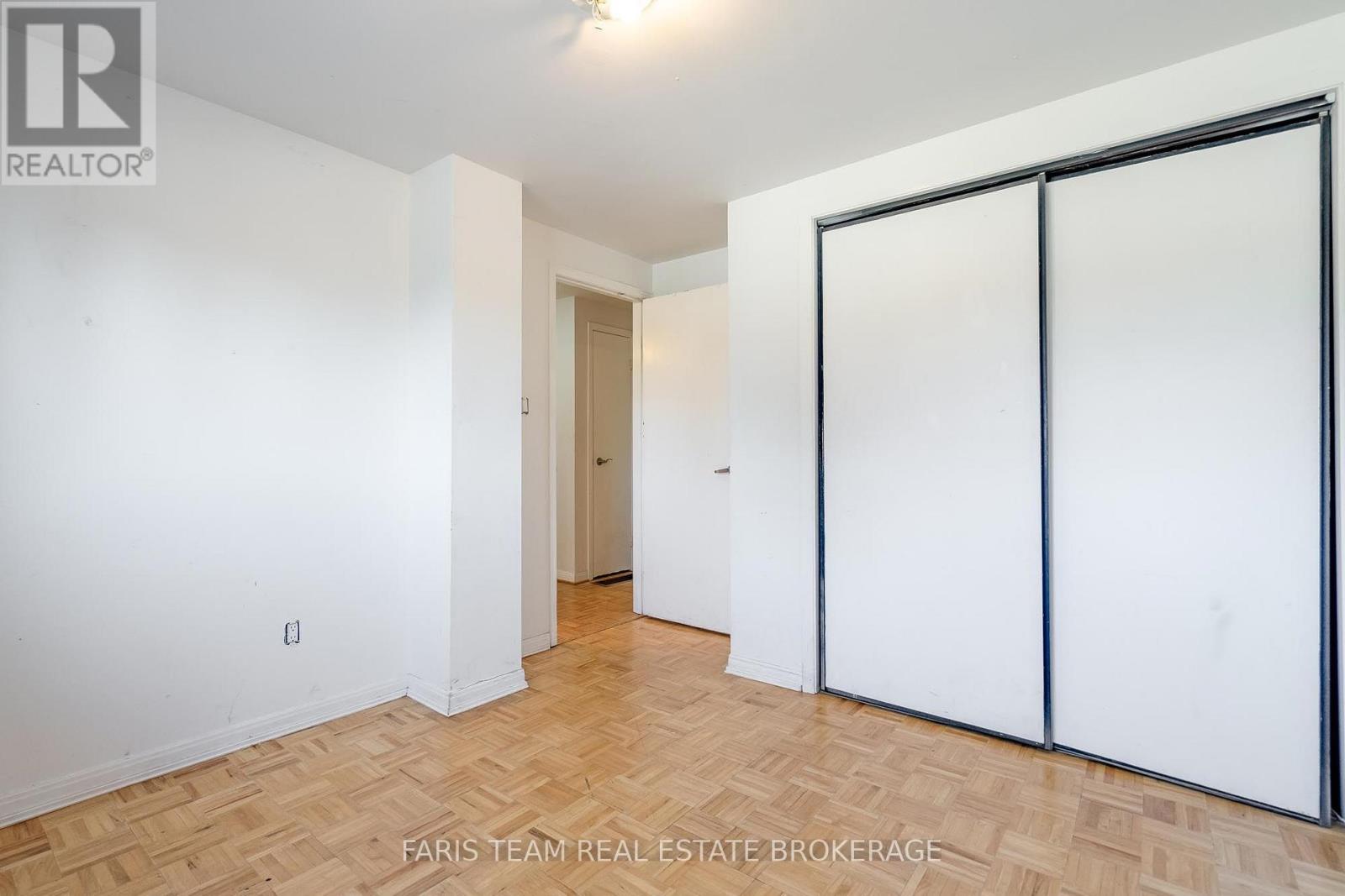 58 Chaucer Crescent, Barrie, Ontario  L4N 4T7 - Photo 16 - S13697114