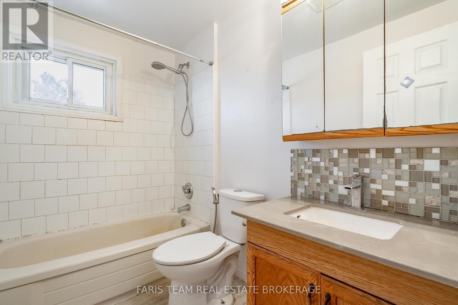 58 Chaucer Crescent, Barrie, Ontario  L4N 4T7 - Photo 21 - S13697114