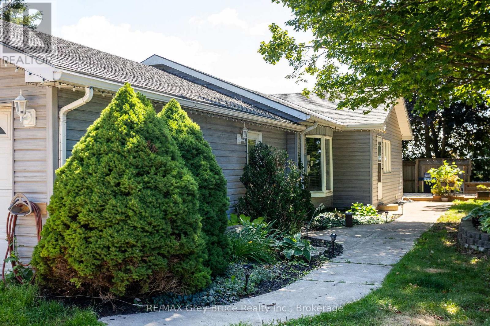 21484 Grey 16 Road, Chatsworth, Ontario N0H 2N0 - Photo 2 - X13703818