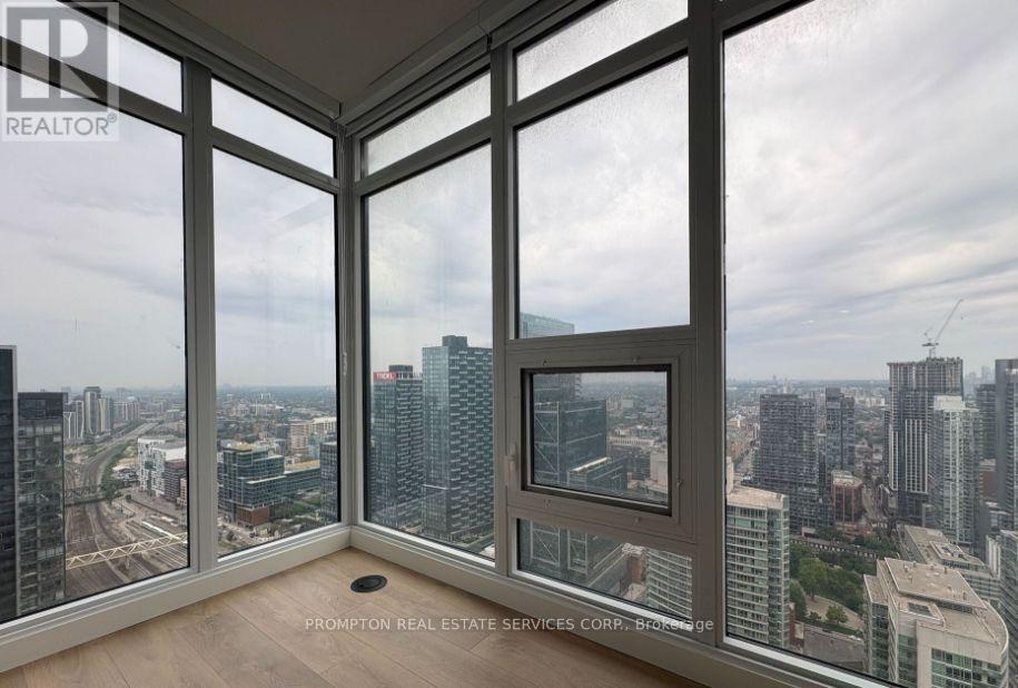 5111 - 1 Concord Cityplace Way, Toronto, Ontario  M5V 0X3 - Photo 3 - C13703794