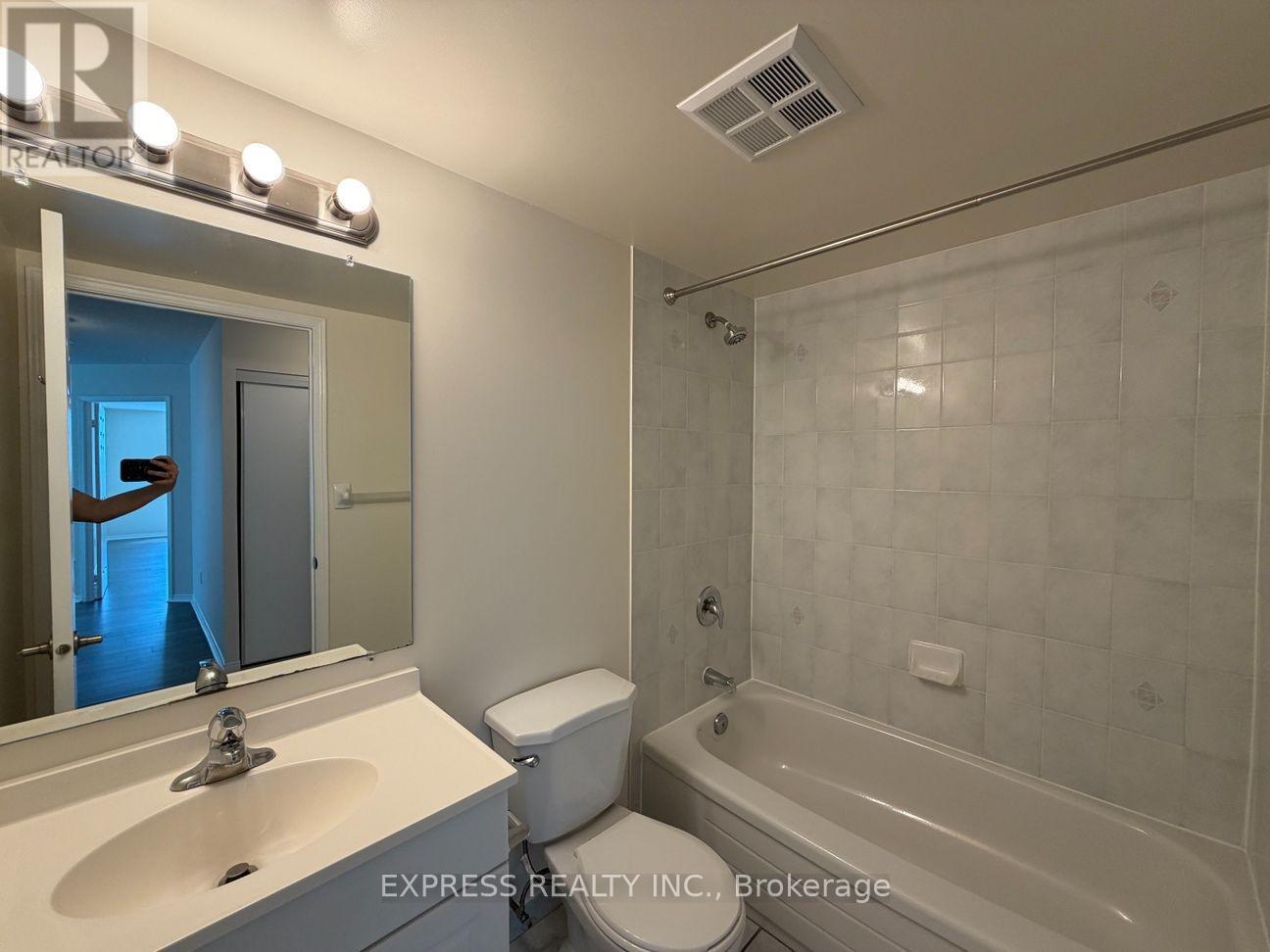 715 - 39 Pemberton Avenue, Toronto, Ontario M2M 4L6 - Photo 11 - C13703848