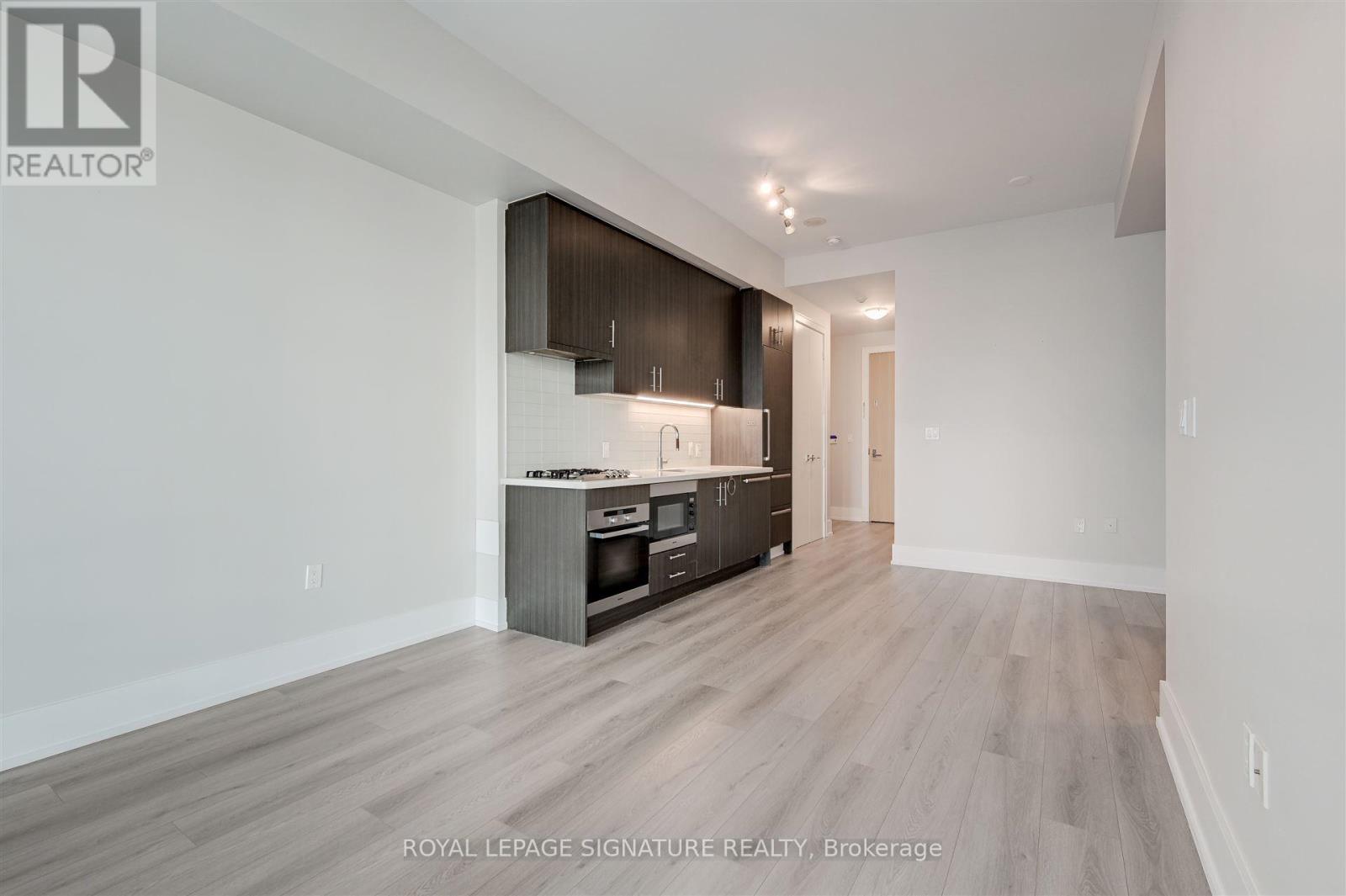 424 - 29 Queens Quay E, Toronto, Ontario  M5E 0A4 - Photo 2 - C13703852