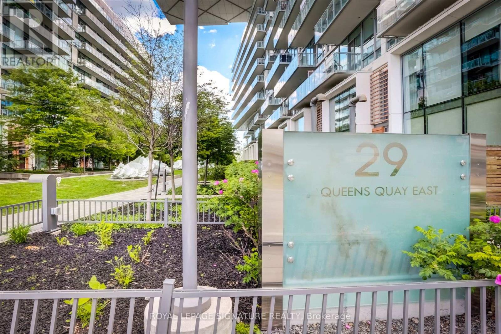 424 - 29 Queens Quay E, Toronto, Ontario  M5E 0A4 - Photo 23 - C13703852
