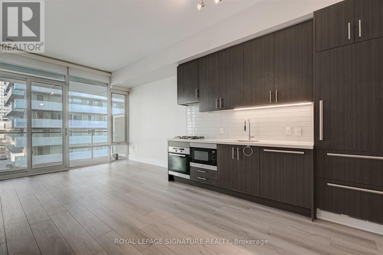 424 - 29 Queens Quay E, Toronto, Ontario  M5E 0A4 - Photo 3 - C13703852