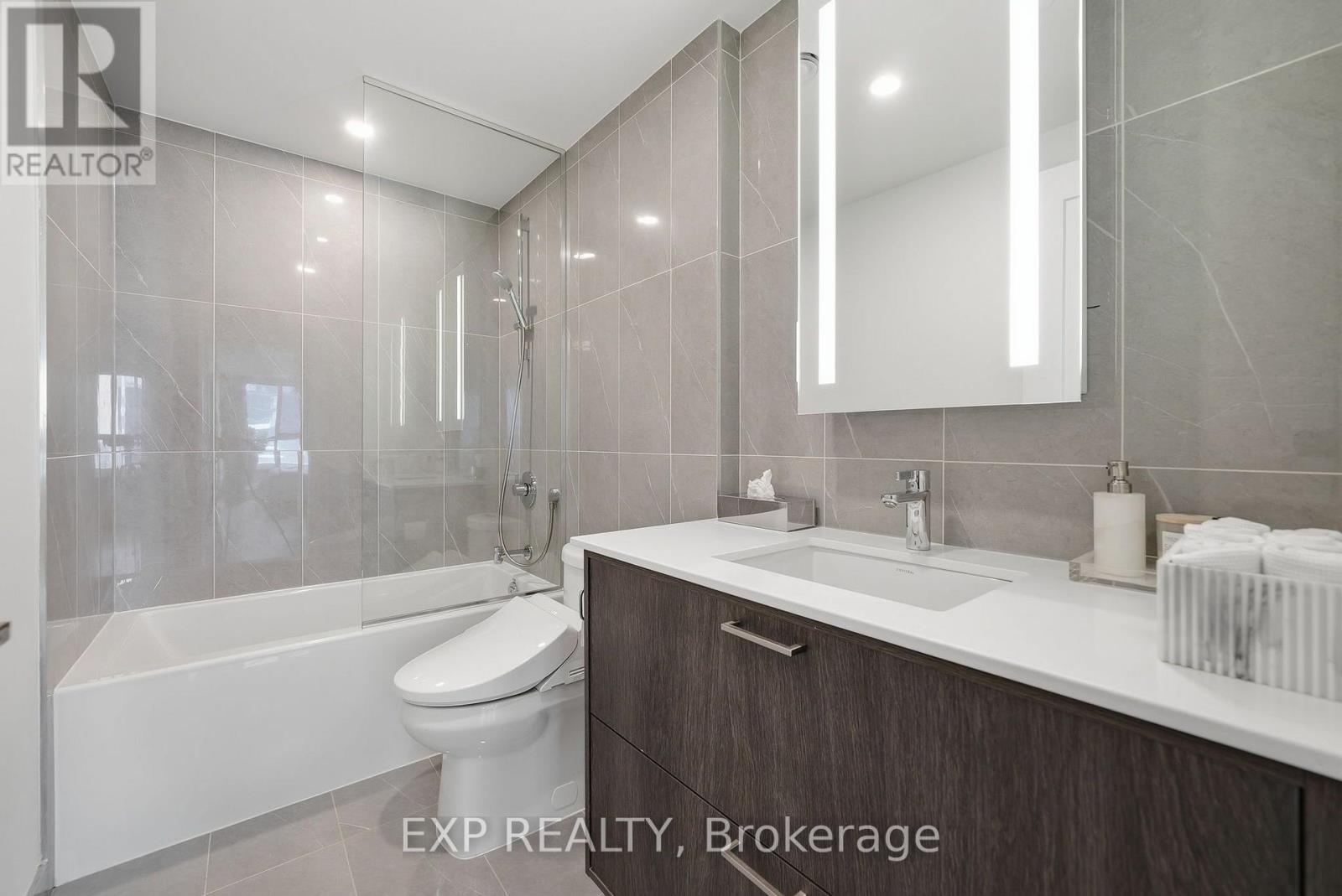 2301 - 30 Inn On The Park Drive, Toronto, Ontario  M3C 0P7 - Photo 18 - C13703864