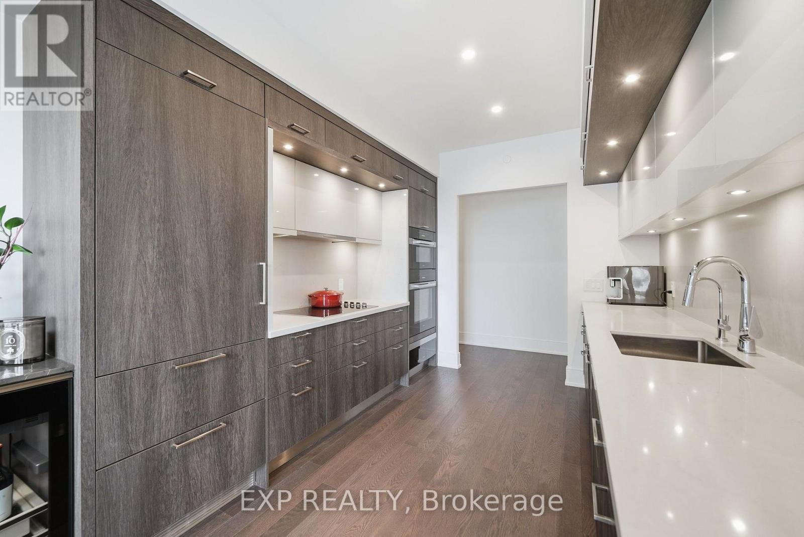 2301 - 30 Inn On The Park Drive, Toronto, Ontario  M3C 0P7 - Photo 8 - C13703864