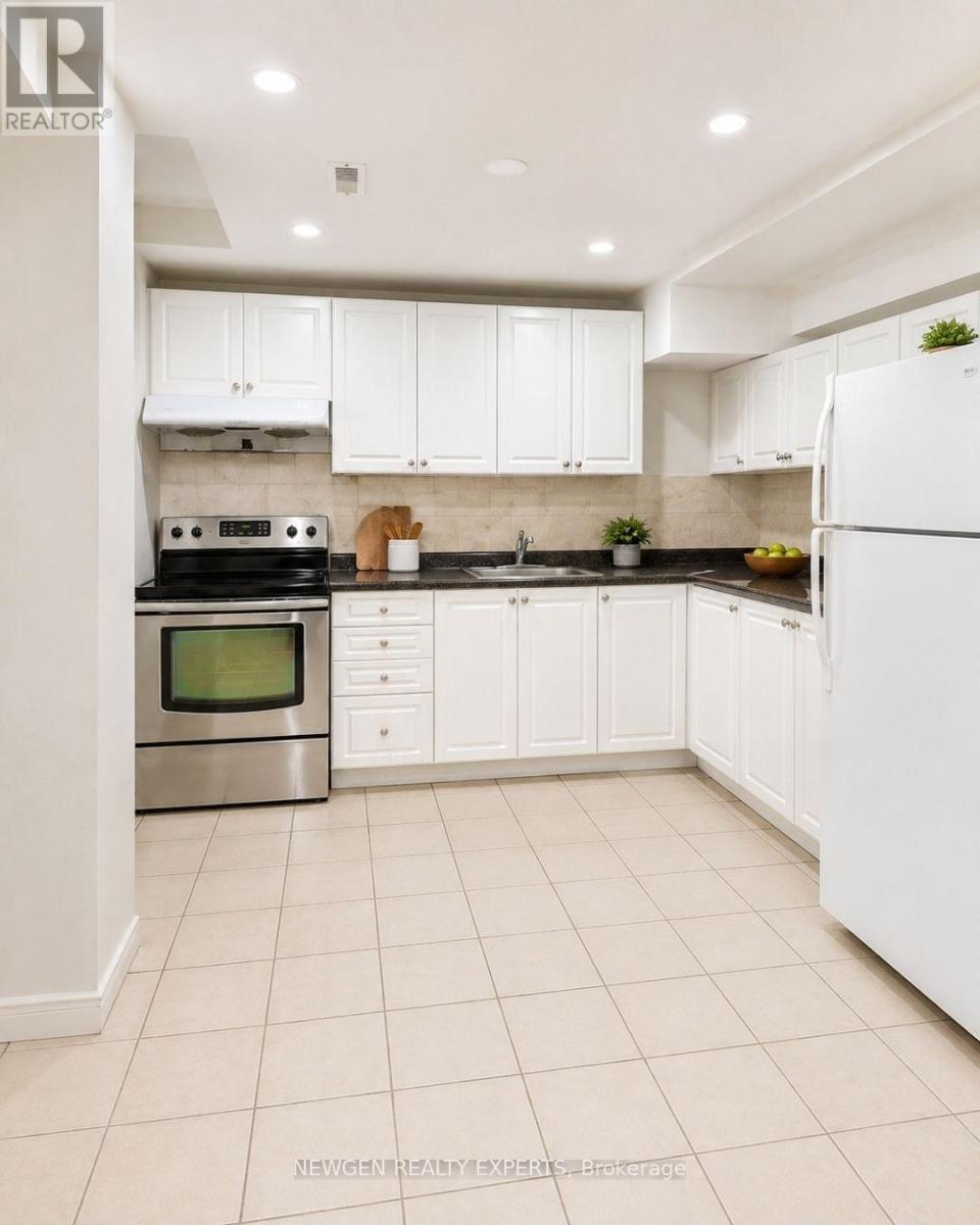 BSMNT - 35 CASEMORE ROAD, Toronto, Ontario