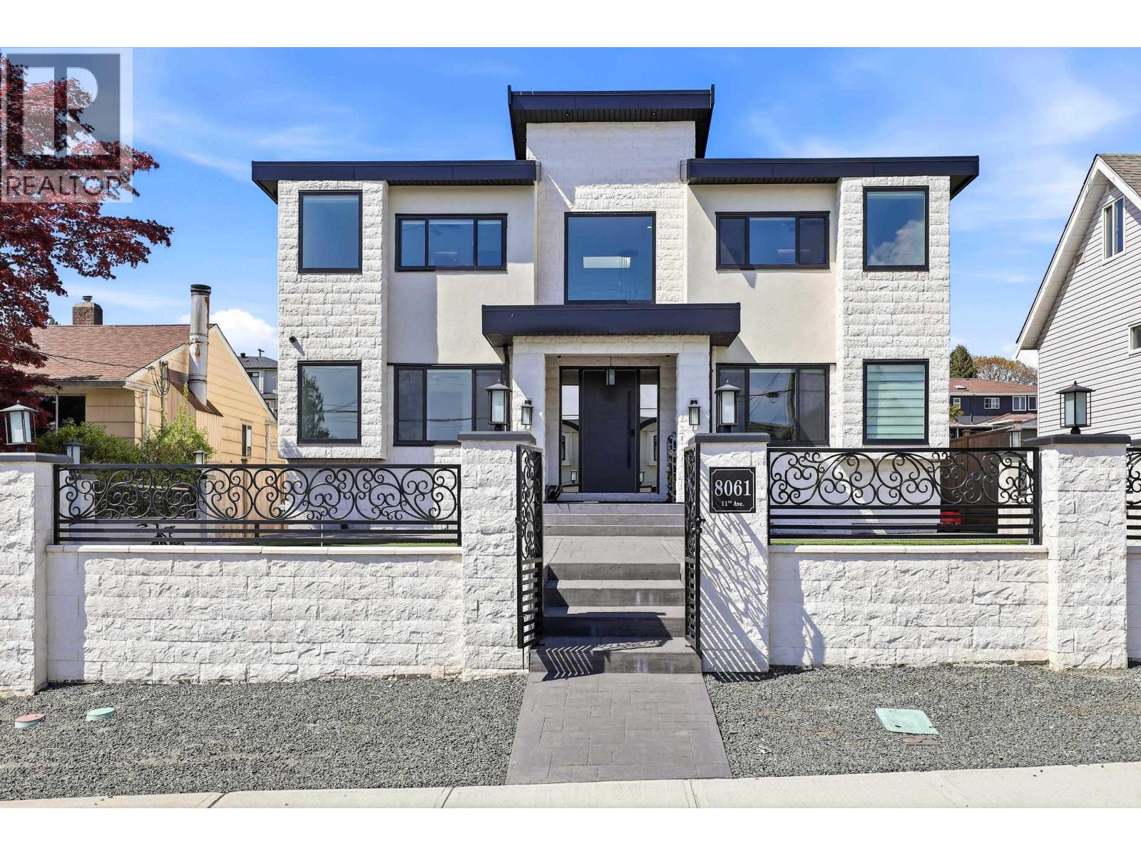 8061 11th Avenue, Burnaby, British Columbia  V3N 2N8 - Photo 3 - R3158009