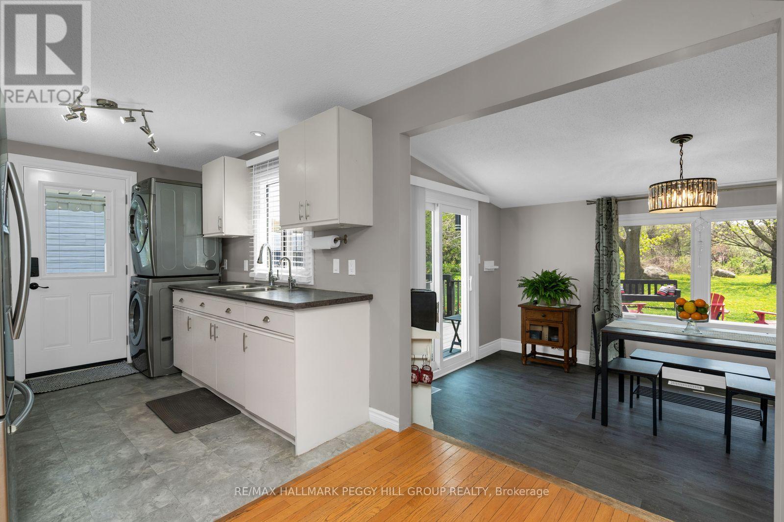 53 Corner Brook Trail, Innisfil, Ontario  L9S 1N6 - Photo 4 - N13703800