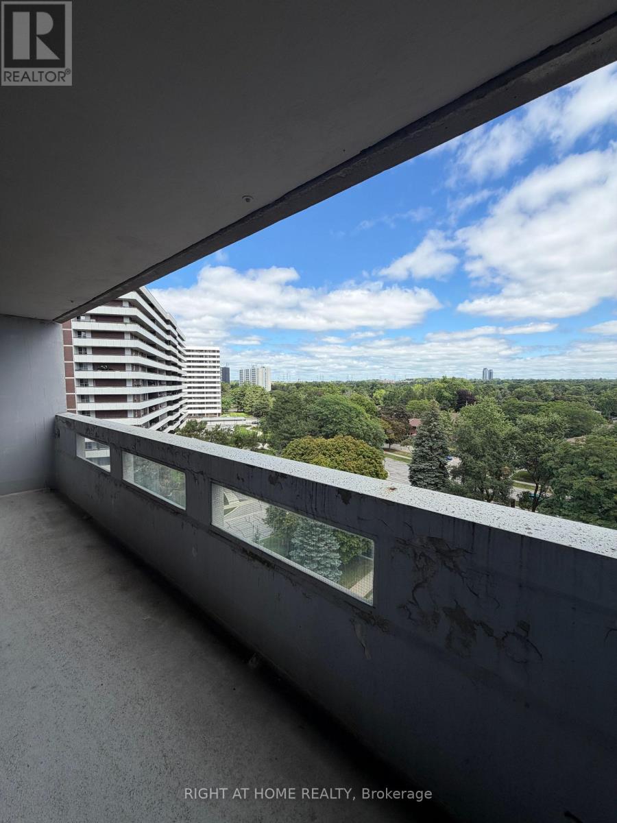 802 - 60 INVERLOCHY BOULEVARD, Markham, Ontario