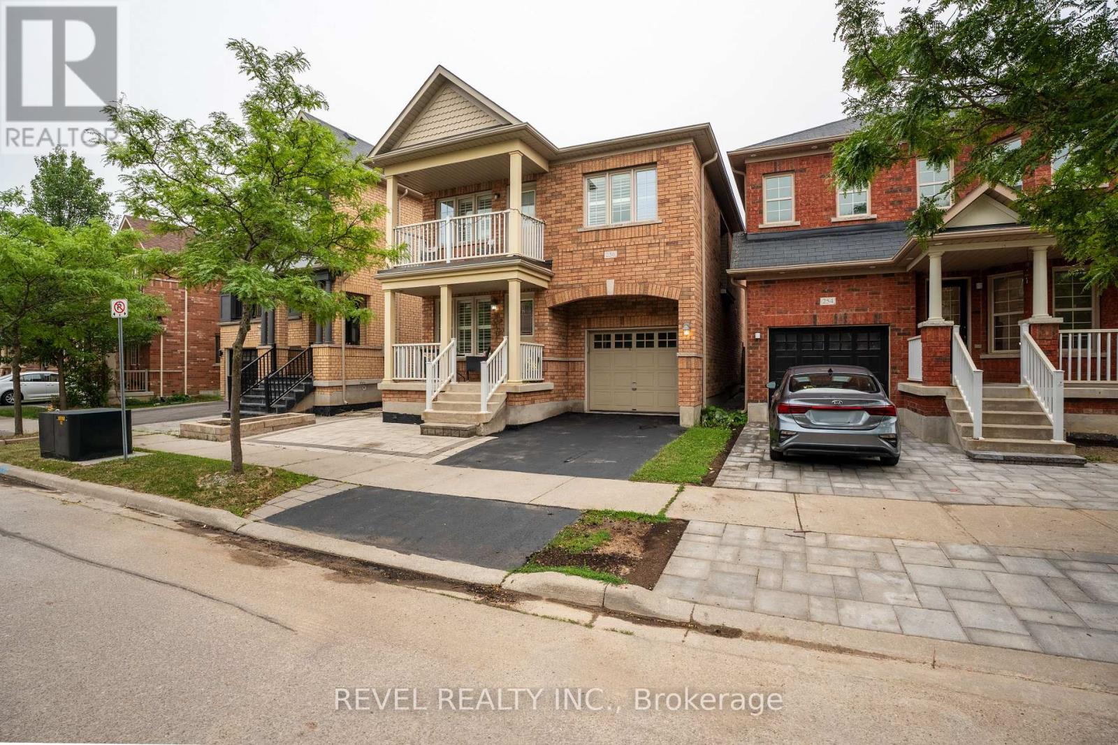 256 Giddings Crescent, Milton, Ontario  L9T 7A7 - Photo 3 - W13703786
