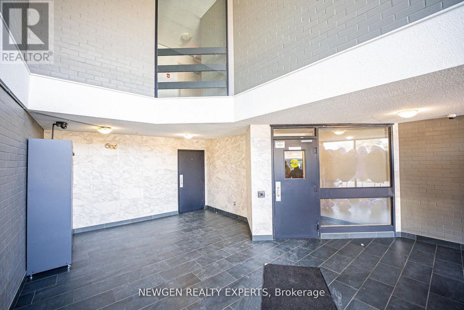 88 - 2001 Bonnymede Drive, Mississauga, Ontario  L5J 4H8 - Photo 4 - W13703792