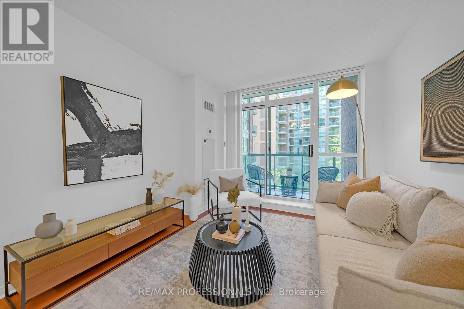 402 - 9 Michael Power Place, Toronto, Ontario  M9A 0A5 - Photo 10 - W13703836