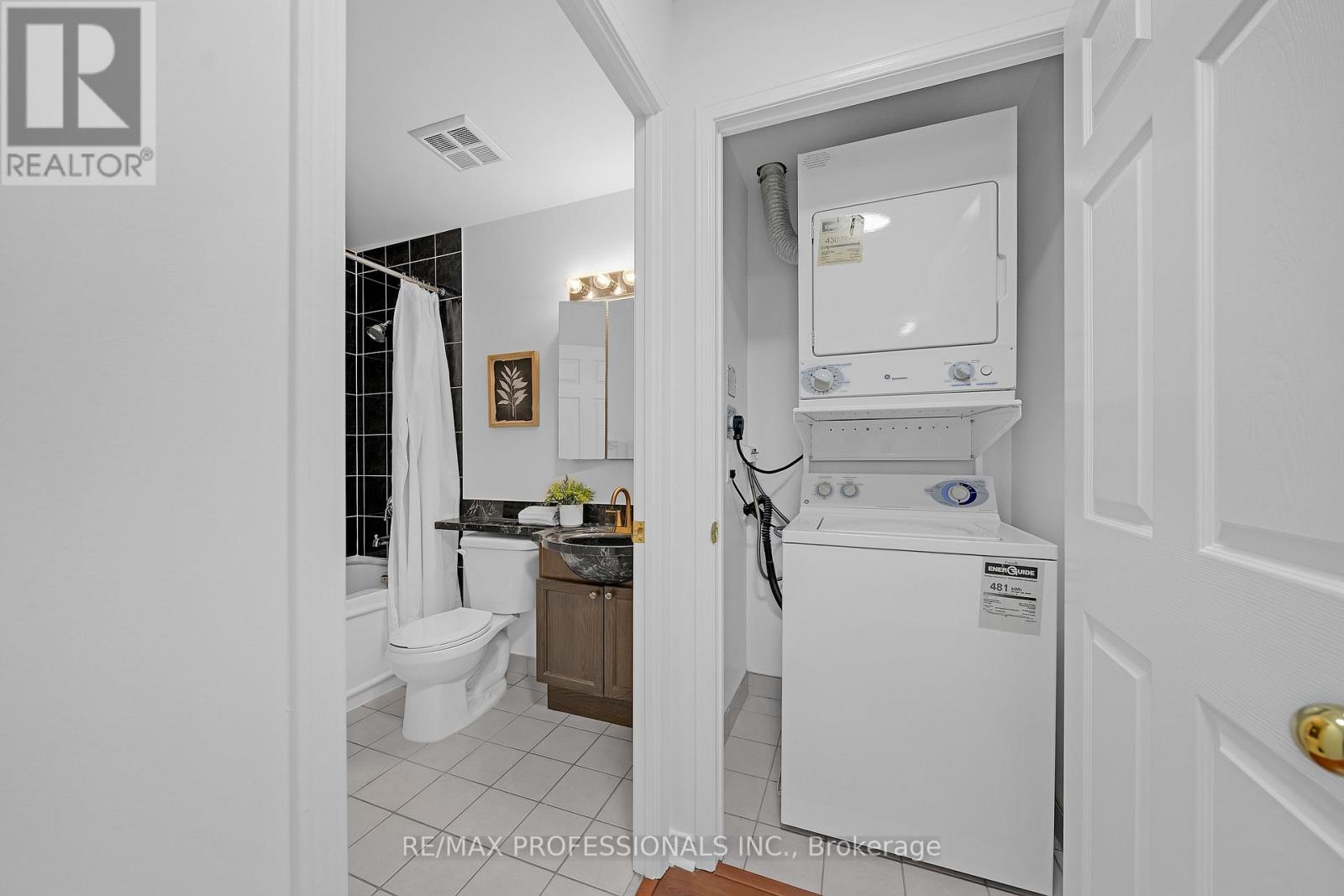 402 - 9 Michael Power Place, Toronto, Ontario  M9A 0A5 - Photo 12 - W13703836