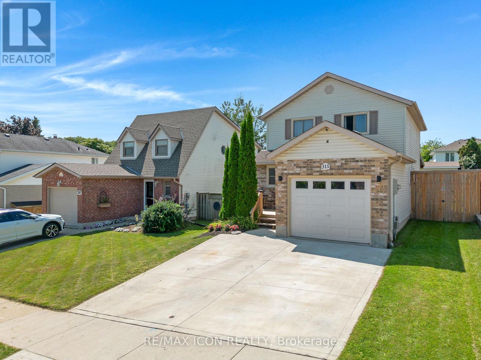 311 Misty Crescent, Kitchener, Ontario  N2B 3V4 - Photo 2 - X13702482