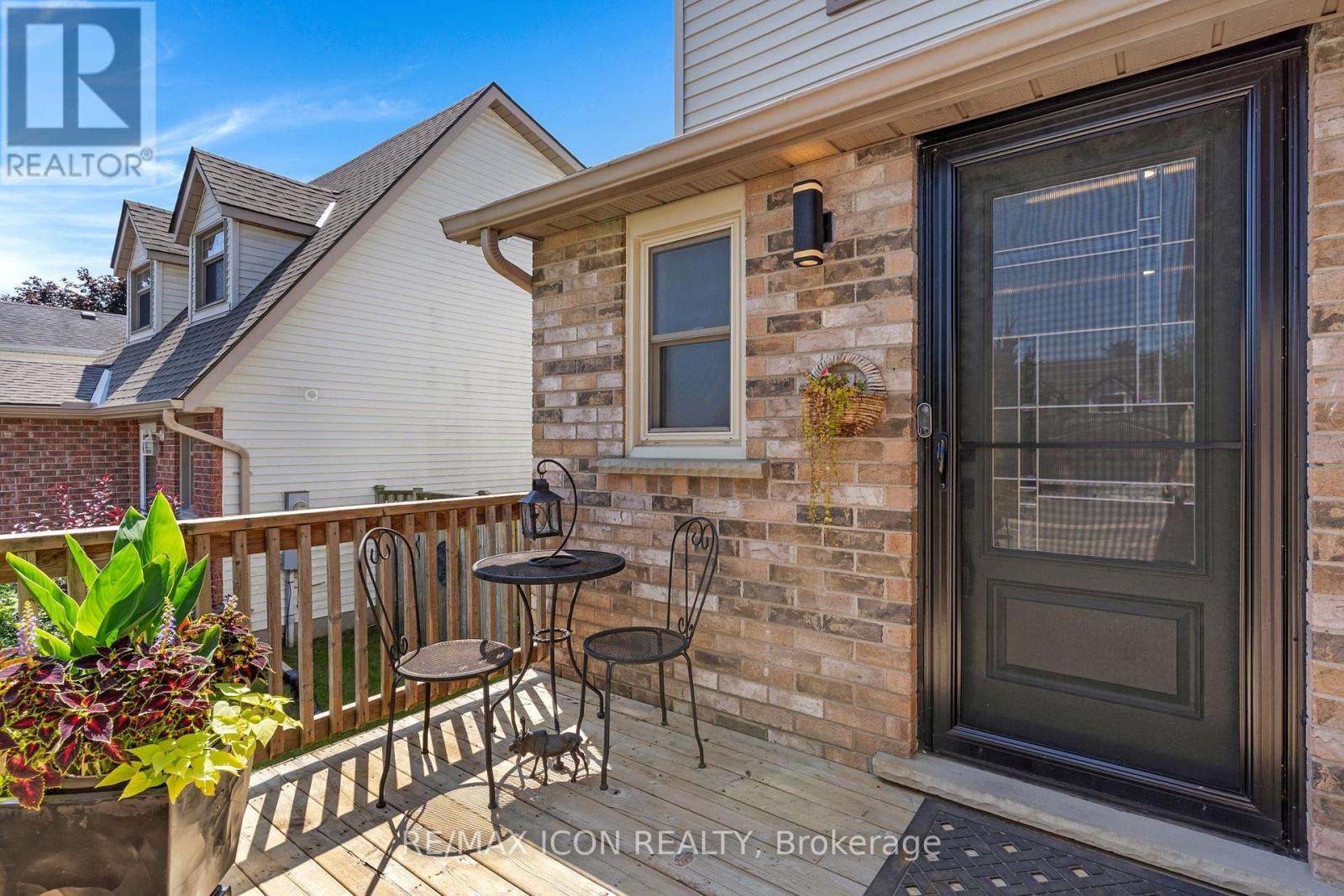 311 Misty Crescent, Kitchener, Ontario  N2B 3V4 - Photo 4 - X13702482