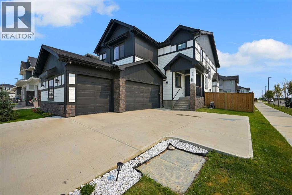 70 South Shore Bay, Chestermere, Alberta  T1X 2S1 - Photo 5 - A2336364