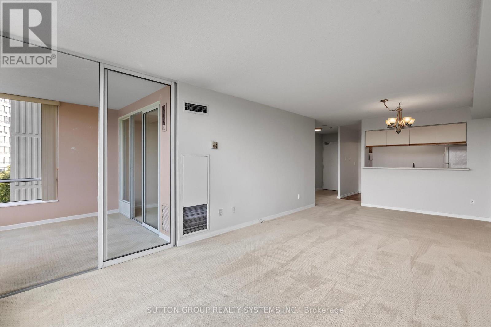 609 - 26 Hanover Road, Brampton, Ontario  L6S 4T2 - Photo 5 - W13697356