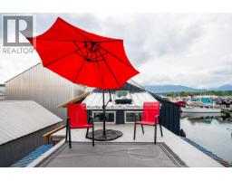 A24 415 ESPLANADE, North Vancouver, British Columbia