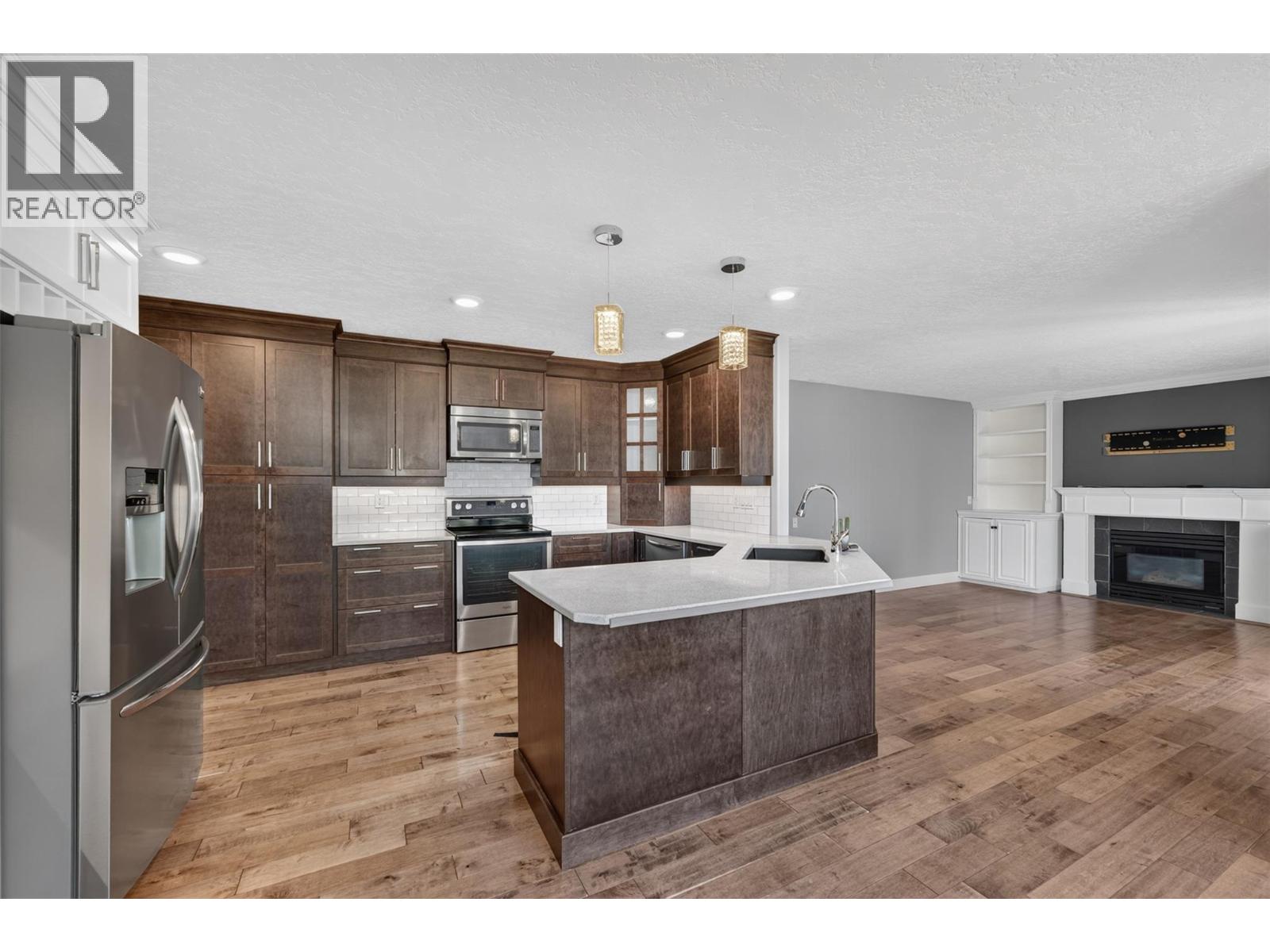 10717 Cottonwood Crescent, Dawson Creek, British Columbia  V1G 4E4 - Photo 5 - 10398498