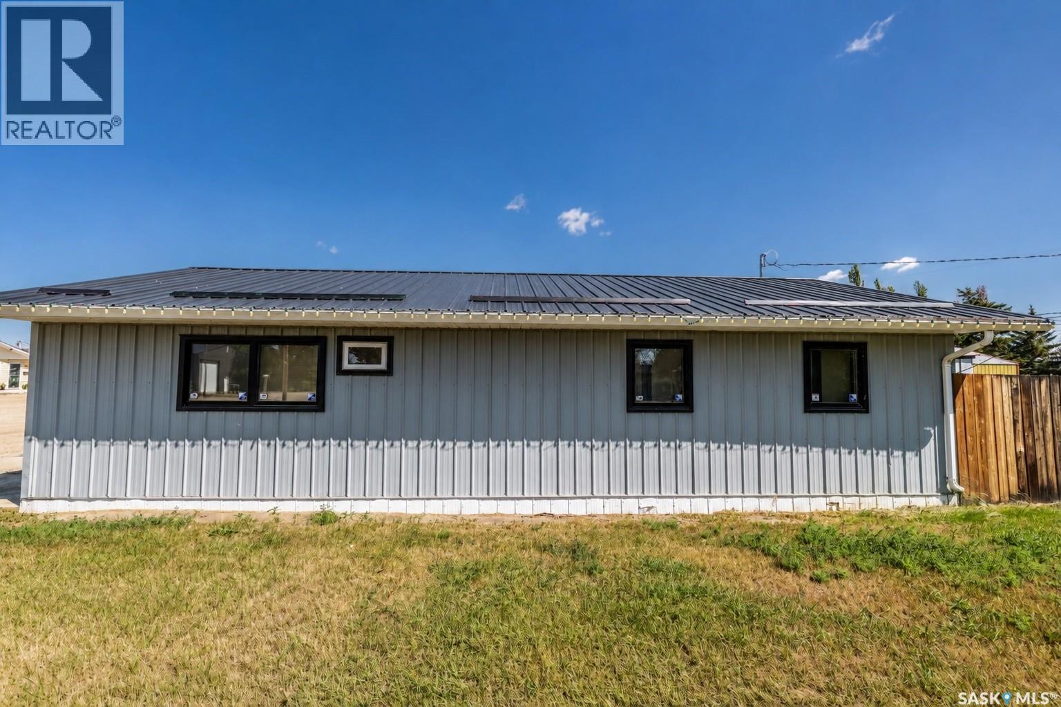 123 Ogema Street, Tugaske, Saskatchewan  S0H 4B0 - Photo 2 - SK046343