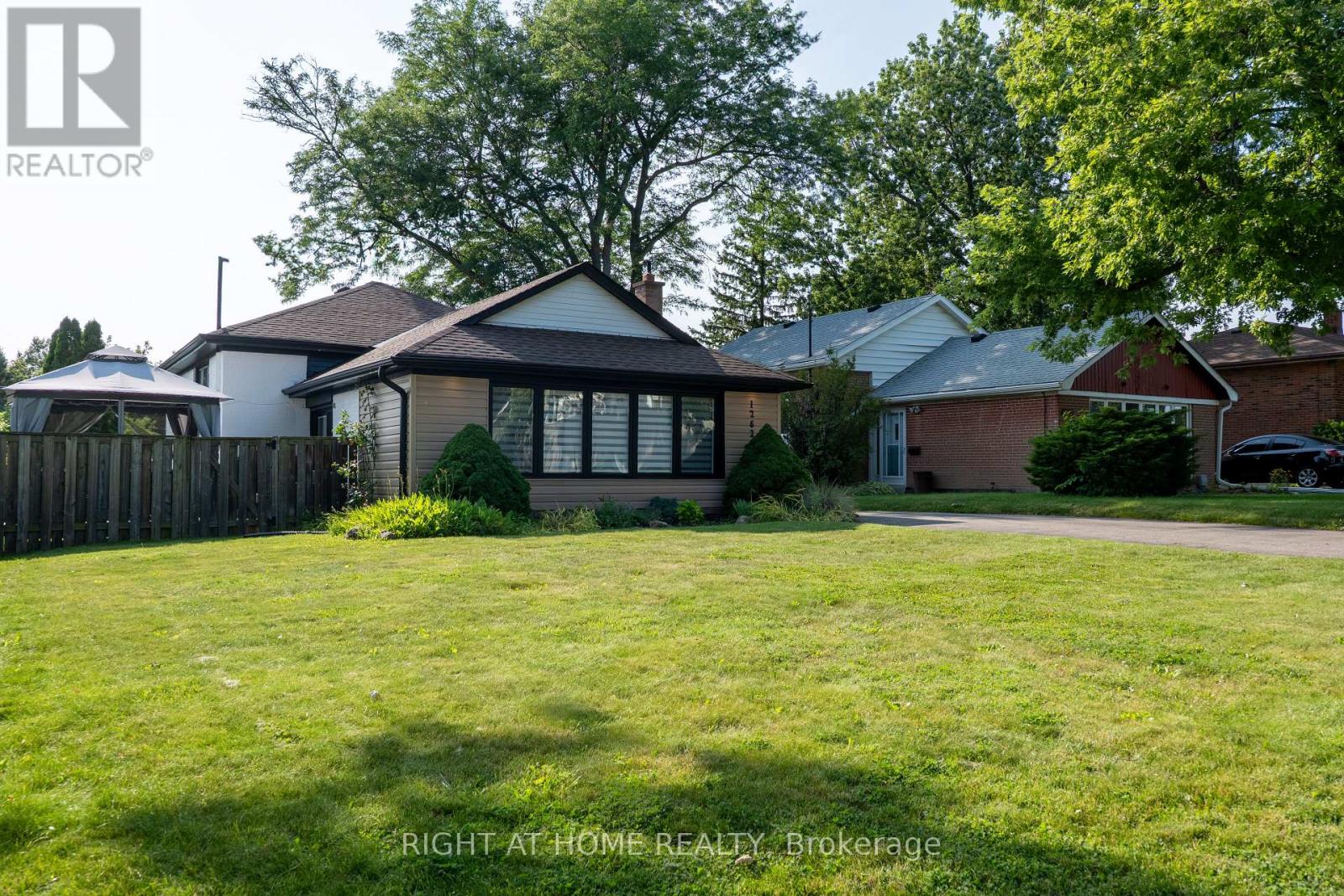 1262 DE QUINCY CRESCENT, Burlington, Ontario