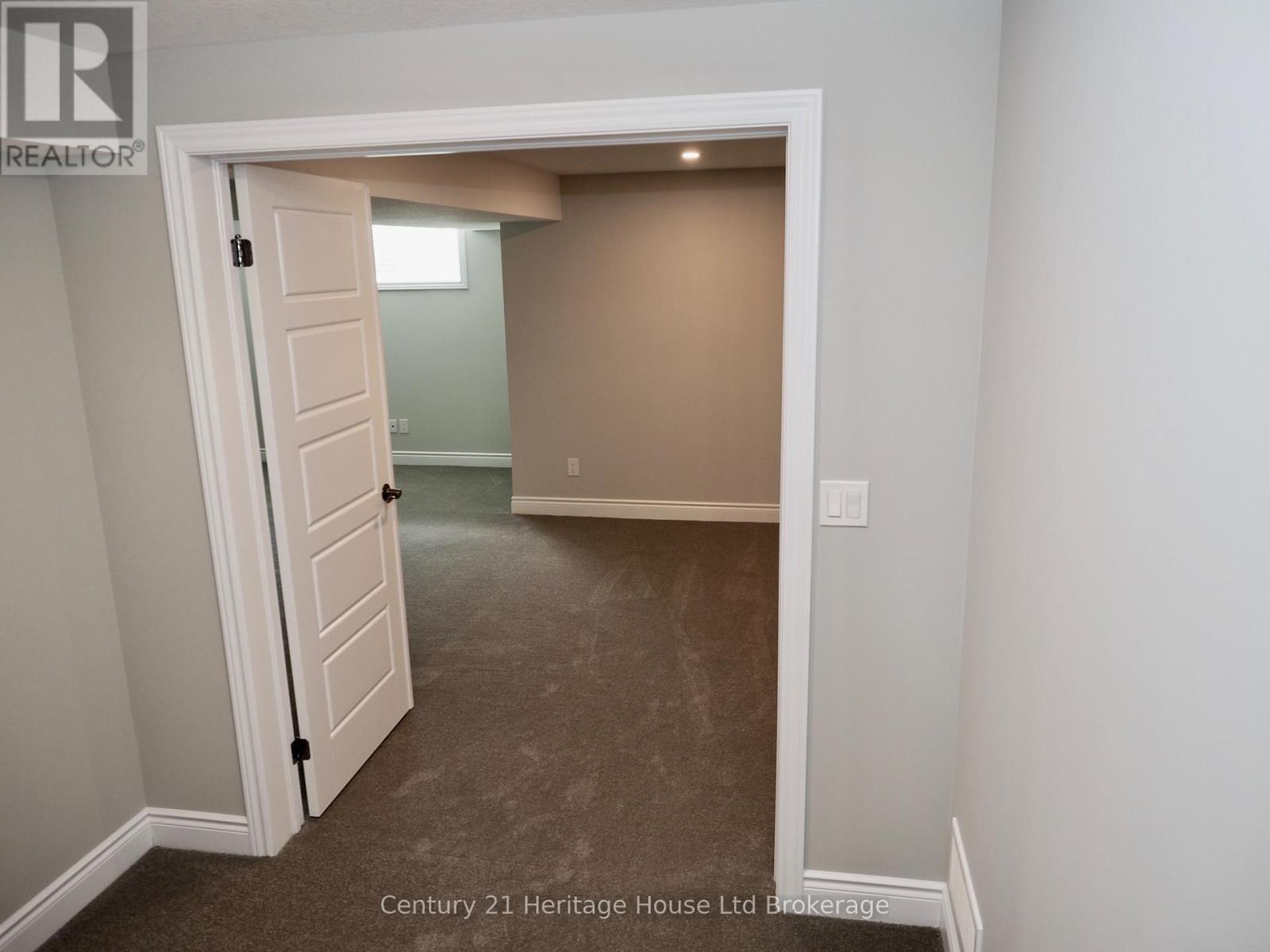 114 Beech Boulevard, Tillsonburg, Ontario N4G 5S1 - Photo 27 - X12986076