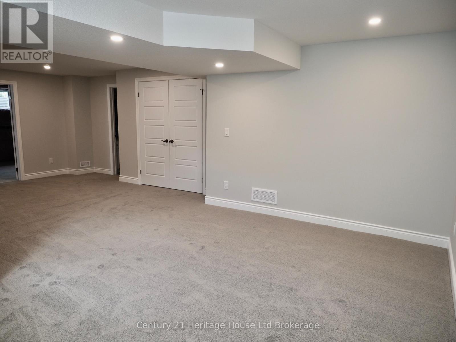 114 Beech Boulevard, Tillsonburg, Ontario N4G 5S1 - Photo 28 - X12986076