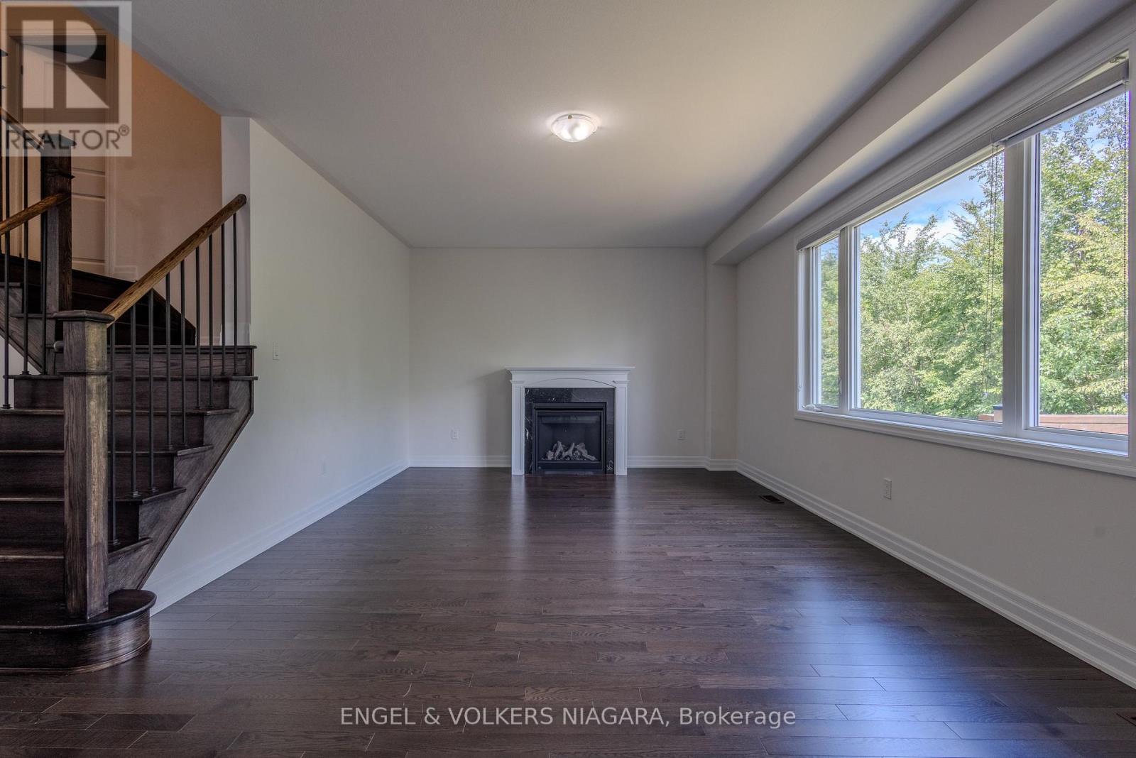 9218 White Oak Avenue, Niagara Falls, Ontario  L2G 0E9 - Photo 11 - X13703950