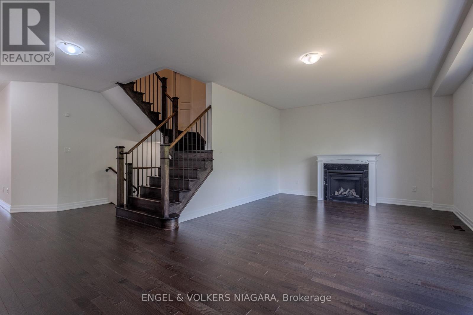9218 White Oak Avenue, Niagara Falls, Ontario  L2G 0E9 - Photo 12 - X13703950