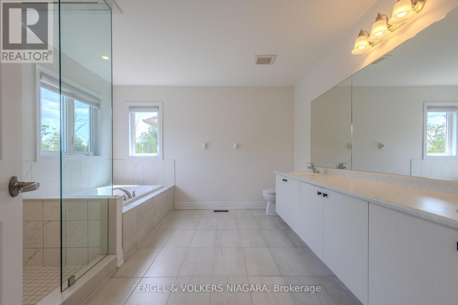 9218 White Oak Avenue, Niagara Falls, Ontario  L2G 0E9 - Photo 18 - X13703950