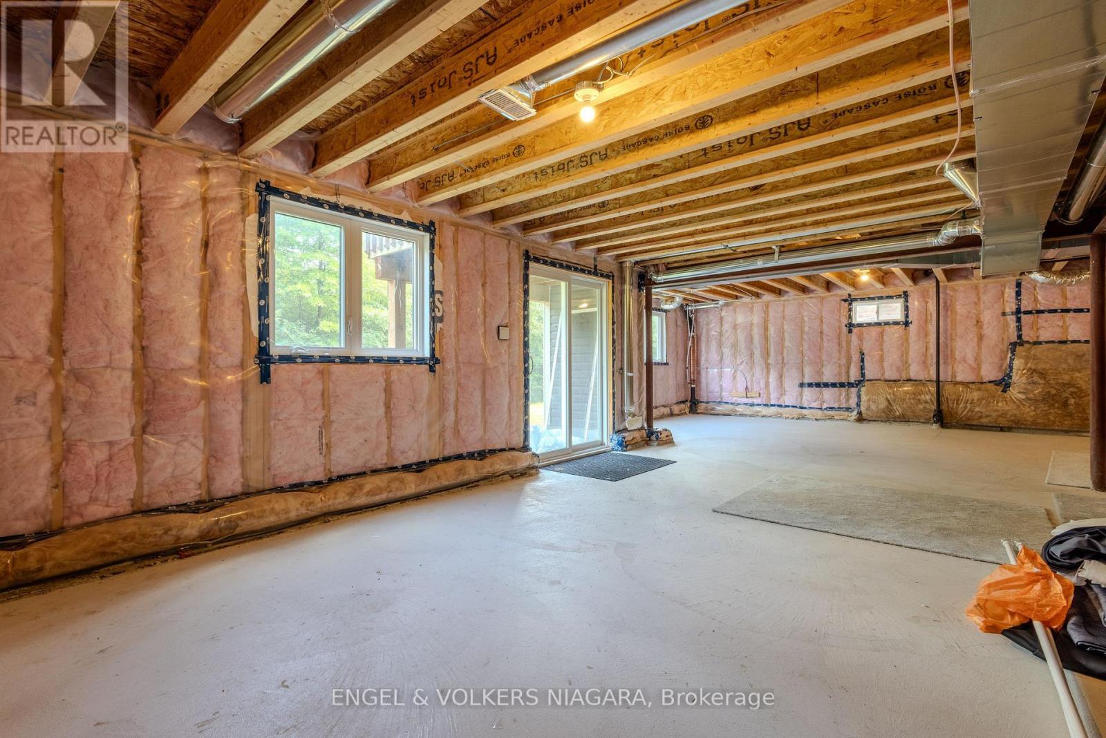 9218 White Oak Avenue, Niagara Falls, Ontario  L2G 0E9 - Photo 38 - X13703950
