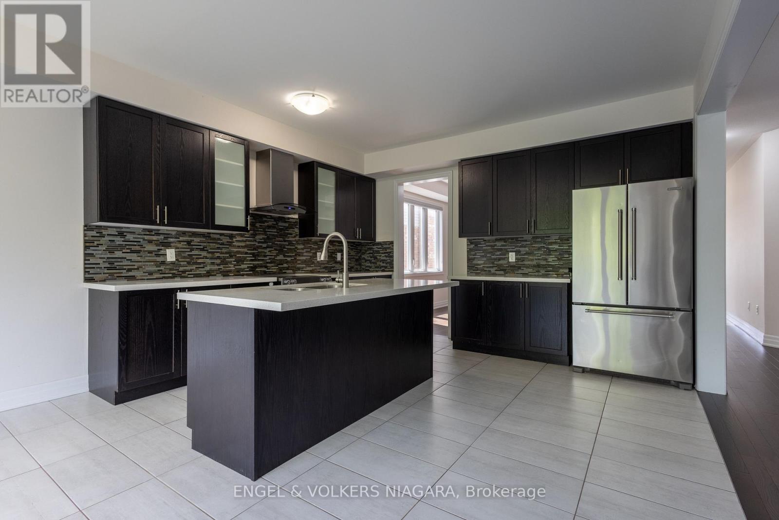 9218 White Oak Avenue, Niagara Falls, Ontario  L2G 0E9 - Photo 9 - X13703950