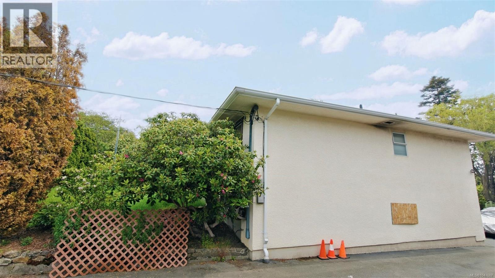 1637 Warren Gdns, Victoria, British Columbia  V8S 1S9 - Photo 4 - 1047607
