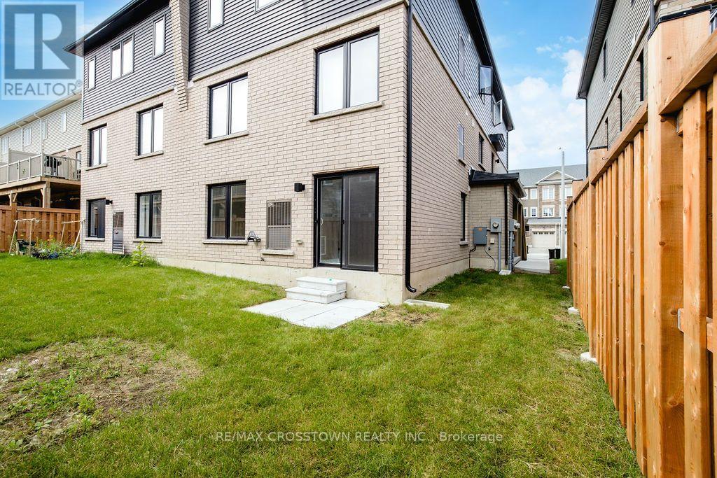 1 - 14 Pumpkin Corner Crescent, Barrie, Ontario L9J 0T6 - Photo 21 - S13703900