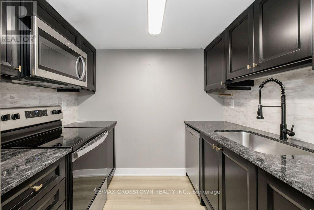 1 - 14 Pumpkin Corner Crescent, Barrie, Ontario L9J 0T6 - Photo 7 - S13703900